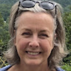 Meet your Posher, Suzanne